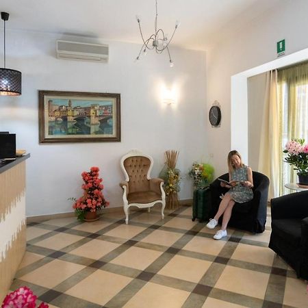 Hotel Bruna Martinsicuro Buitenkant foto