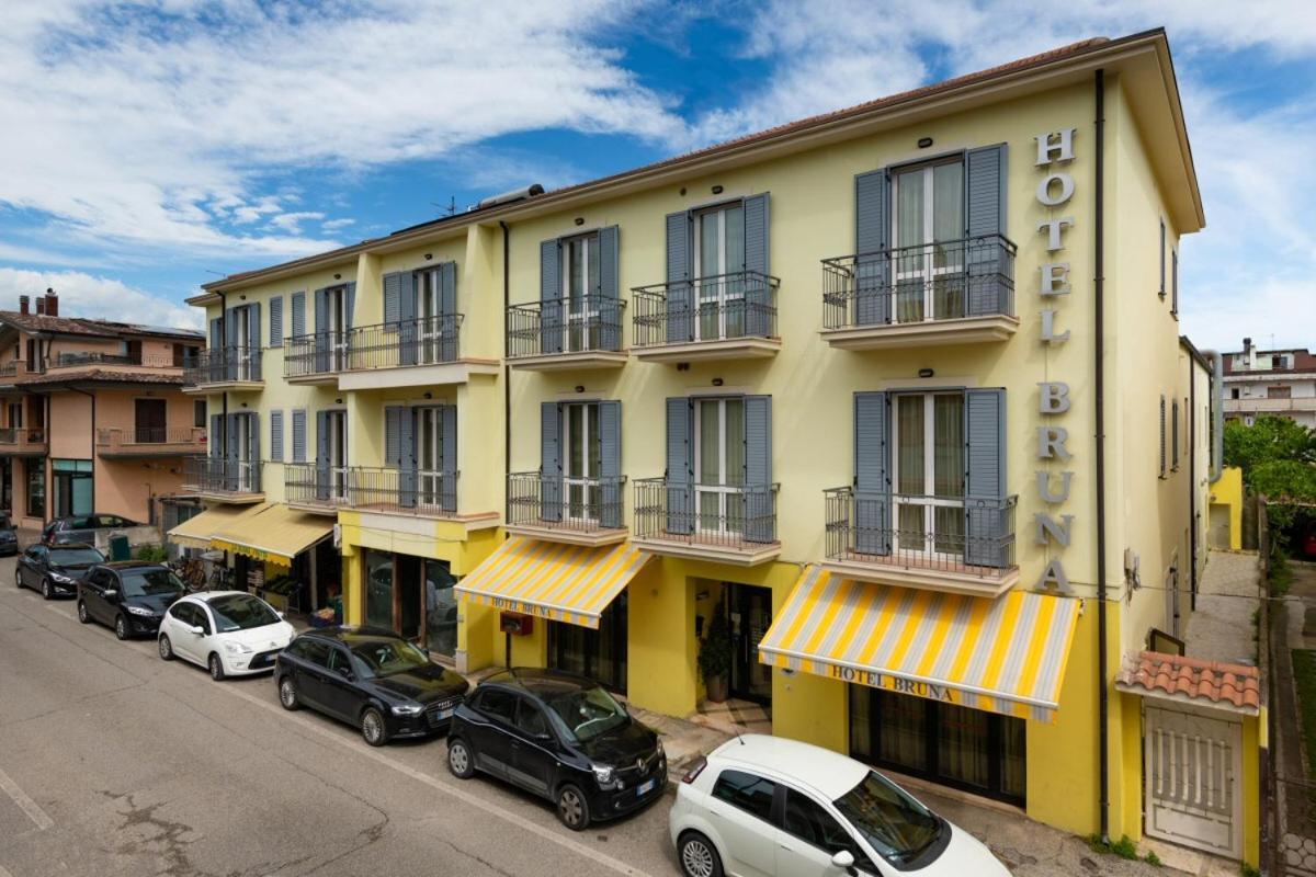 Hotel Bruna Martinsicuro Buitenkant foto