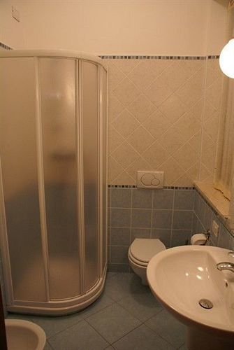Hotel Bruna Martinsicuro Buitenkant foto