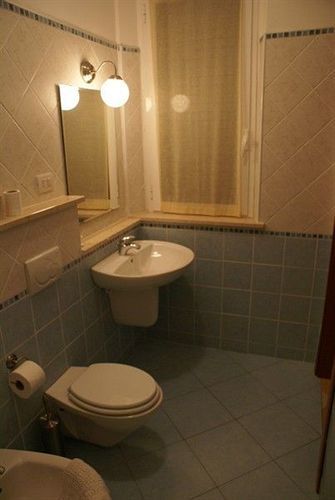 Hotel Bruna Martinsicuro Buitenkant foto